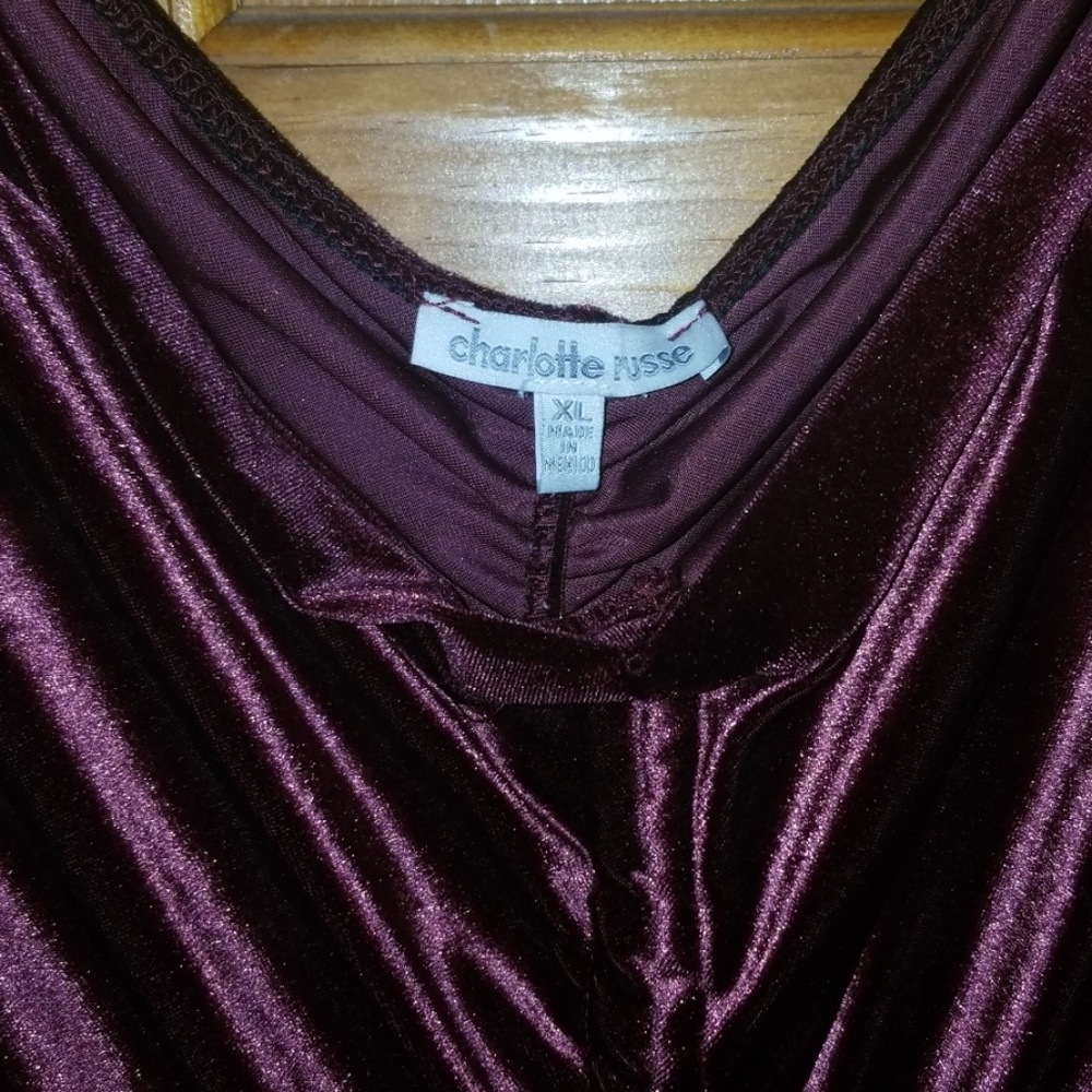 Clothes - Picture 2 of 4
